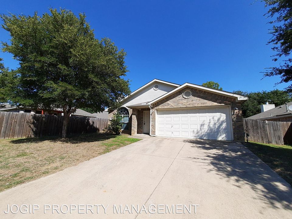 212 Enchanted Ct, Grand Prairie, TX 75050 Zillow