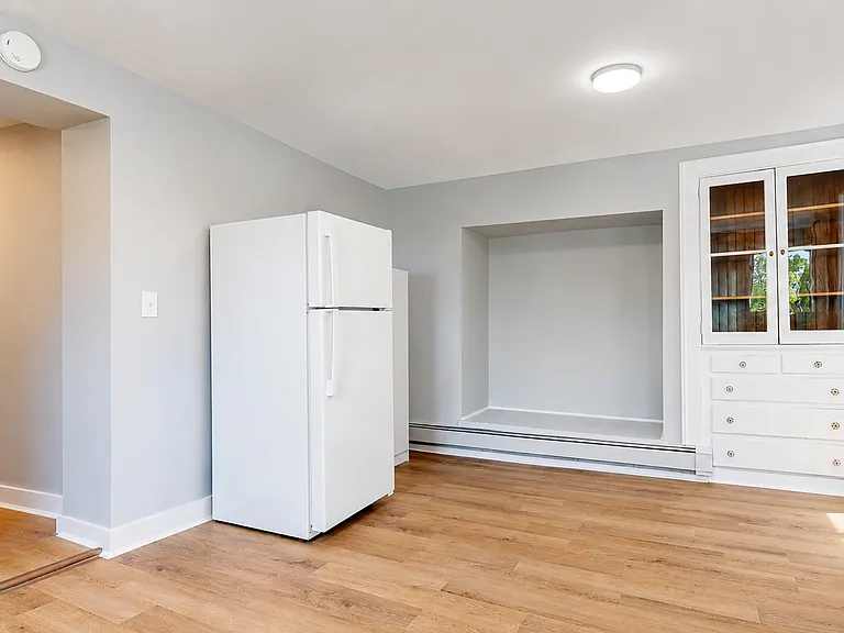 832 Washington St #4 — Photo 9
