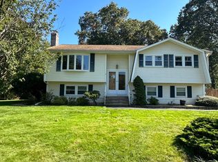2 Monticello Cir, Billerica, MA 01821