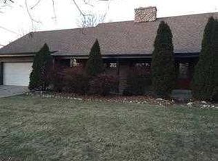 1614 Valley View Dr, Schaumburg, IL 60193