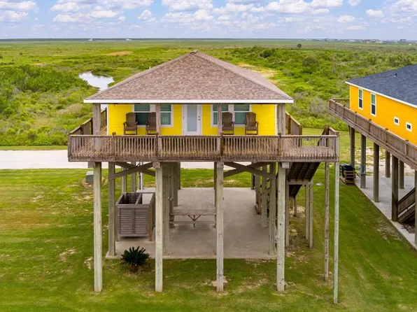2558 Audubon Avenue, Gilchrist, TX 77617