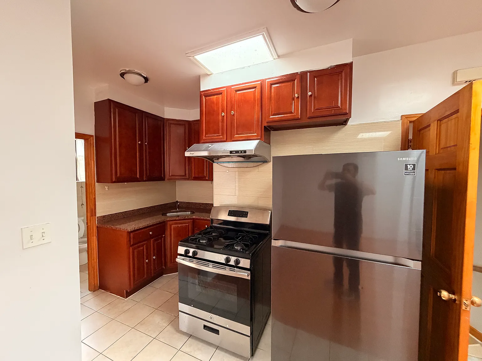 3 bed, $2,800 — Photo 2