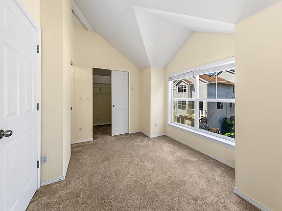 Top Floor 2nd Bedroom