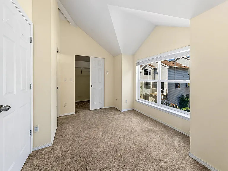 Top Floor 2nd Bedroom