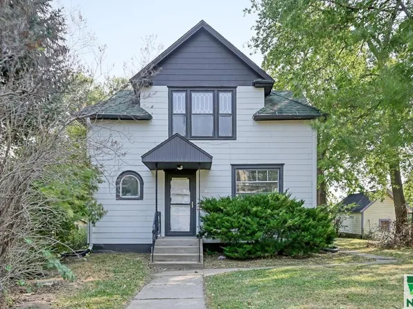 2410 Nebraska St, Sioux City, IA 51104