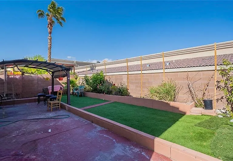3588 White Mountain St — Photo 32