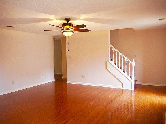 3rd image of 1587 Fox Trace Dr