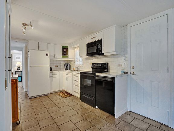 3rd image of 1840 SW 85th Avenue