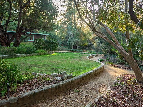 2nd image of 758 Flintridge Ave