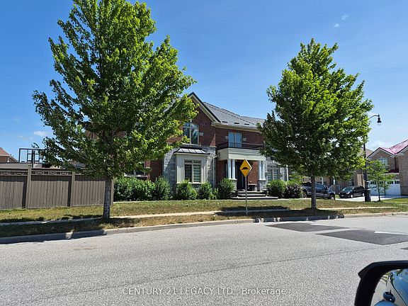 2nd image of 11 Drummondville Dr