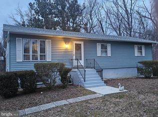 19001 Queen Dr, Triangle, VA 22172