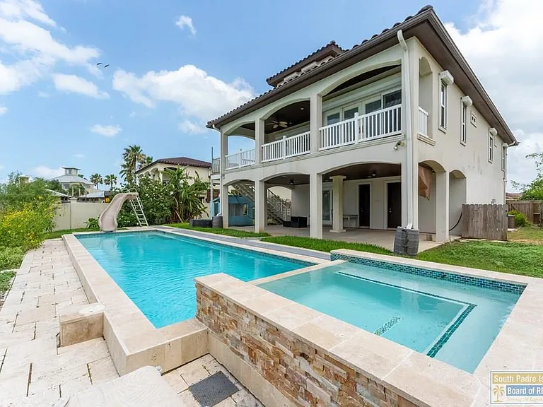 133 Oleander Dr — Photo 44