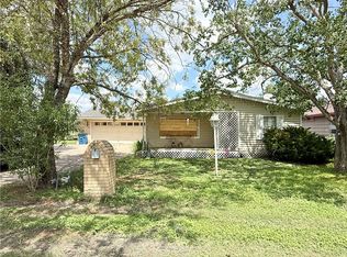 1006 Touchstone, Sinton, TX 78387