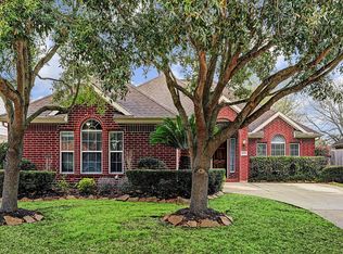 10103 Dawn Brook Dr, Pearland, TX 77584