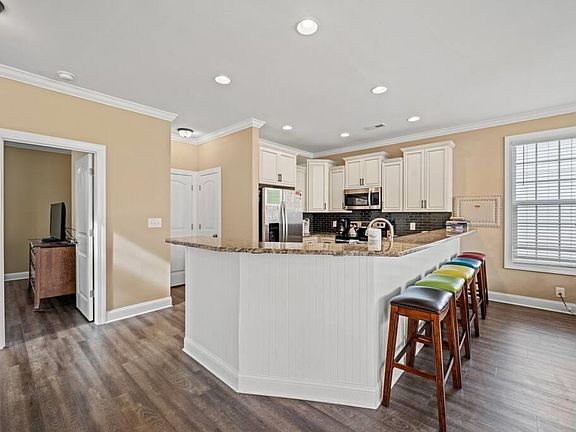 4th image of 520 Caribbean Way