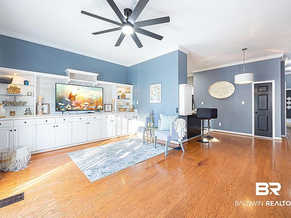 2nd image of 4 Yacht Club Dr APT 198