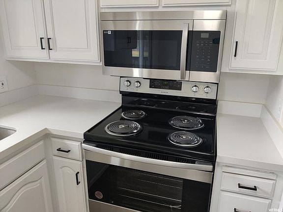 2nd image of 3906 S Manhatten Dr