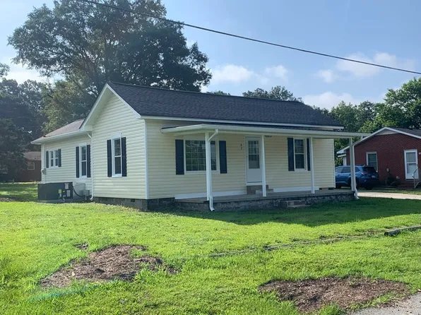 87 Mayo St S, Snow Hill, NC 28580