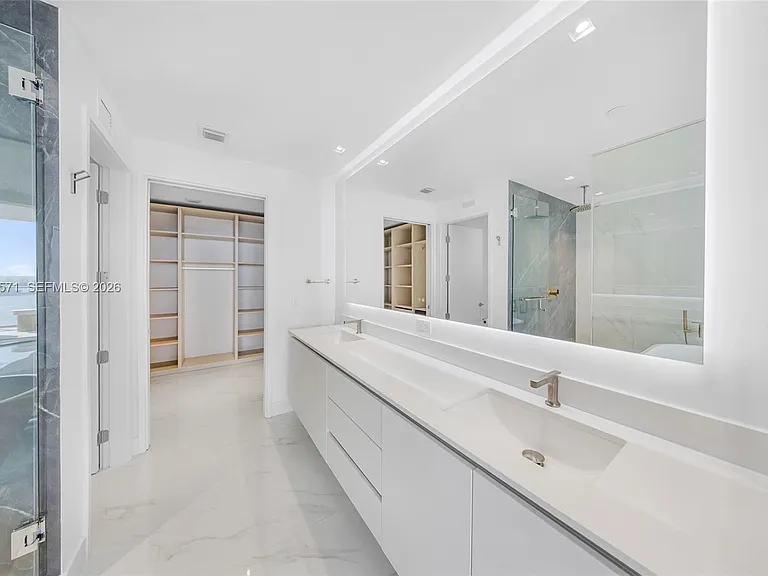 700 NE 24th St #4007 — Photo 34
