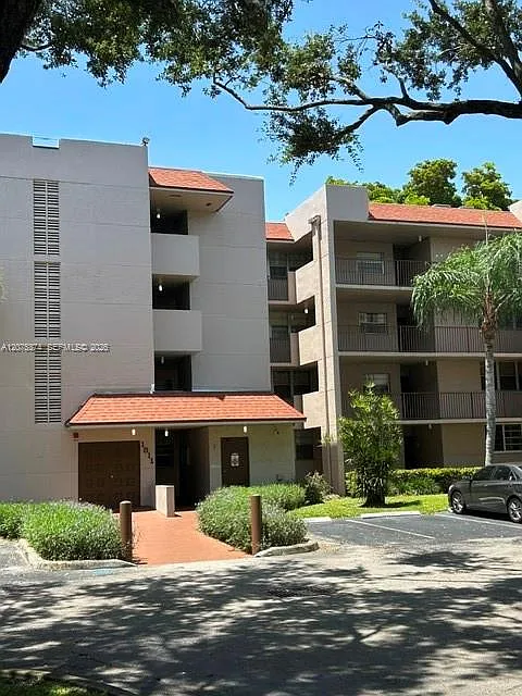Condo 1 Of Sabal Palm Con — Photo 2