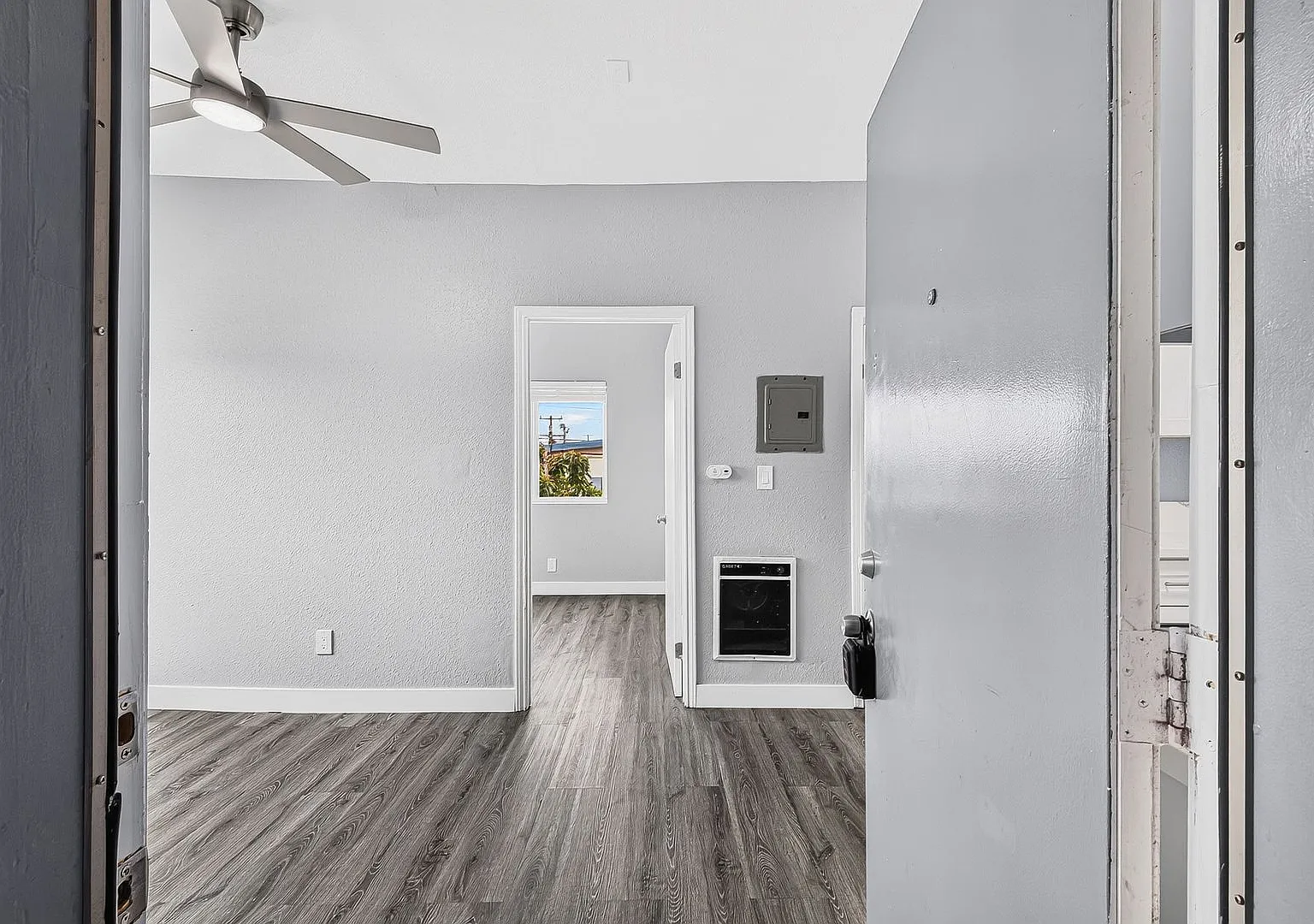2212 Myrtle Avenue — Photo 3