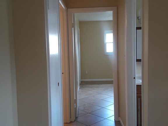 3rd image of 3078 Riverbrook Dr