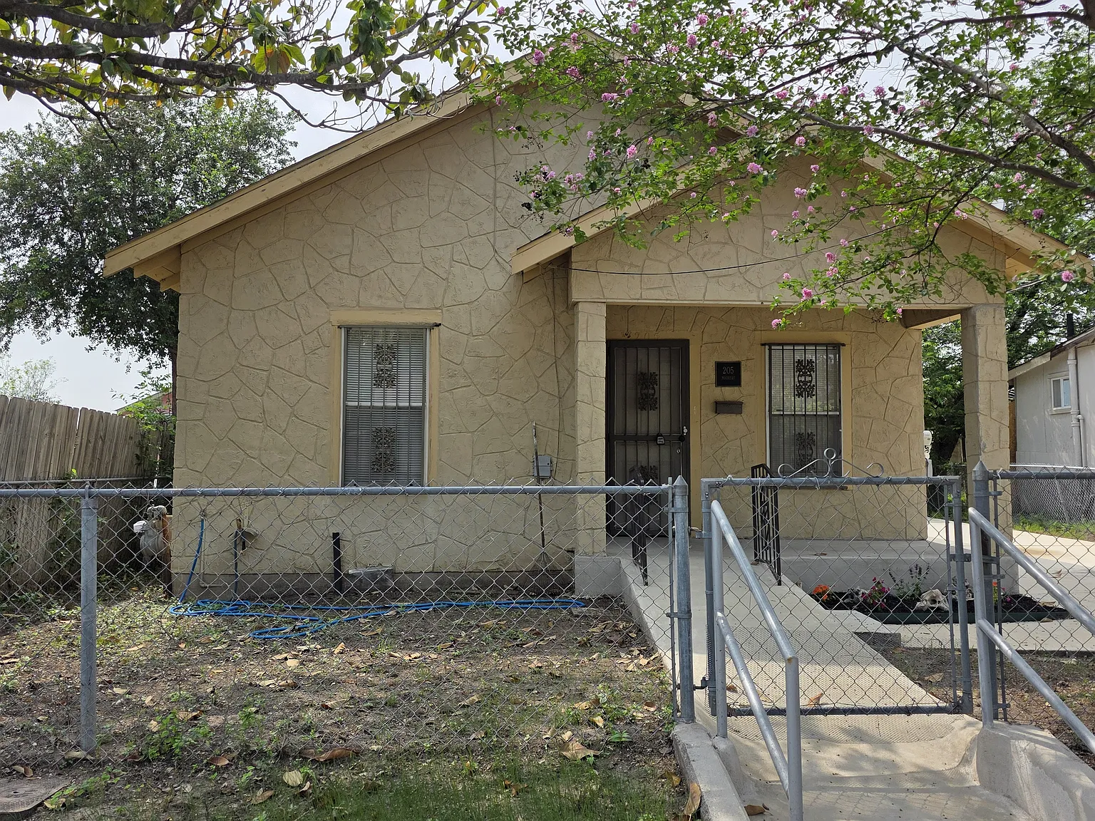 Cottage styled home — Photo 2