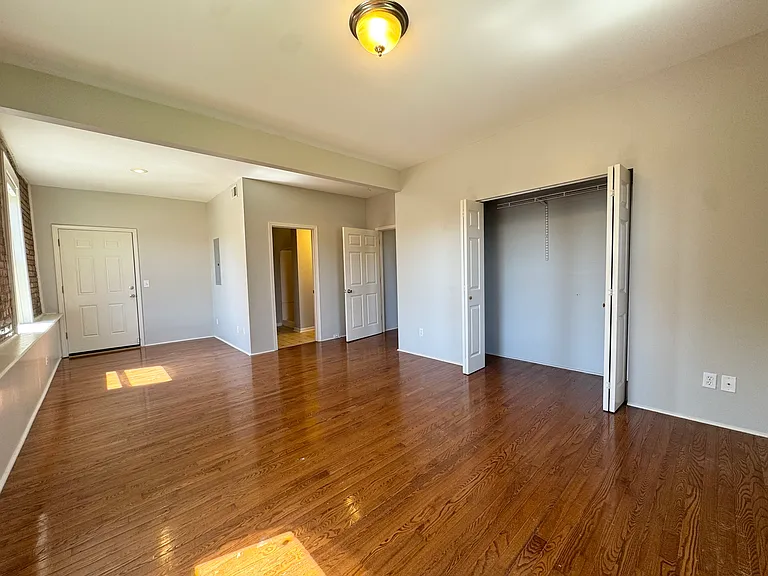 503 1/2 N 6th St #1 — Photo 11