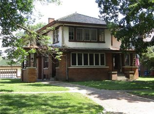 318 S 4th St, Hoopeston, IL 60942