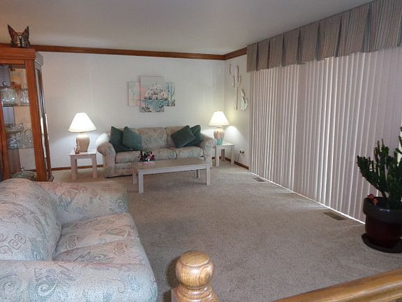 3rd image of 16046 Pine Dr