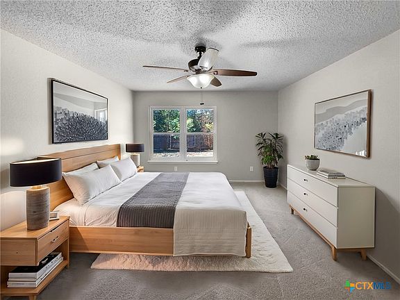 4th image of 409 W Anderson Ave