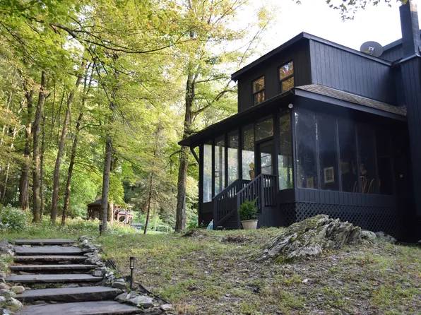 173 Spruce Ln, Clinton Corners, NY 12514