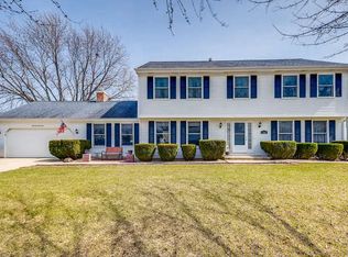 1443 Sheffield Dr, Elgin, IL 60123