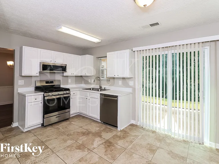 4224 Arrowhead Pointe — Photo 6