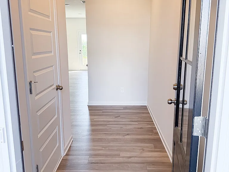 1015 Stiles Ct — Photo 5