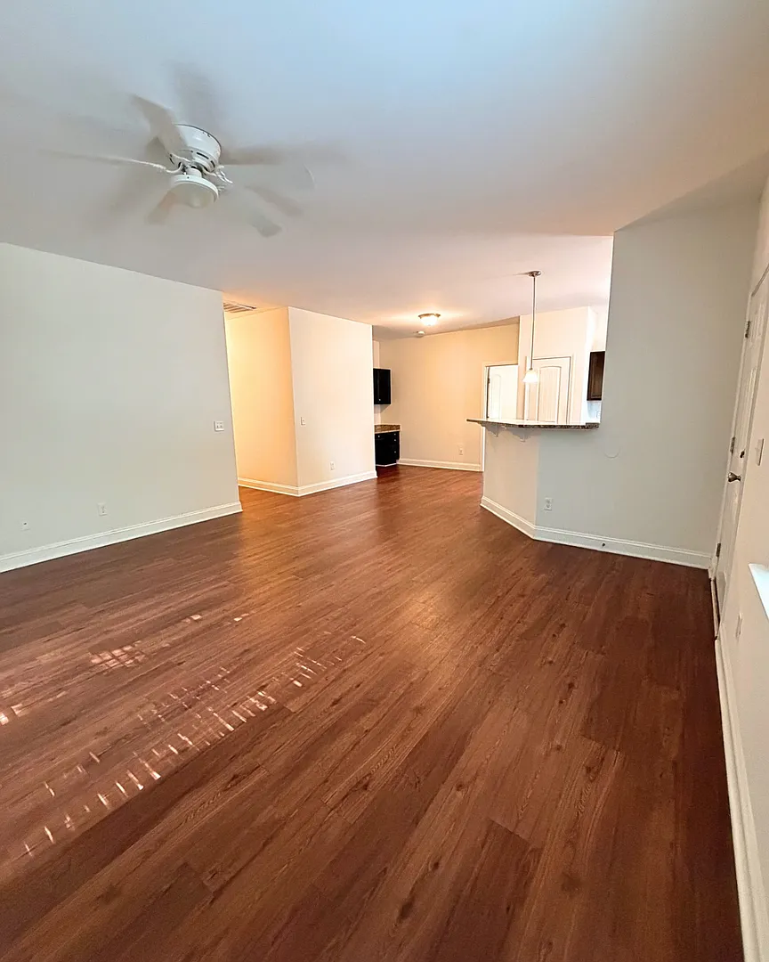 Maple Avenue near UNCW - 4 bed | 4 bath — Photo 3