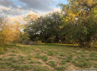 611 E Adams St, Pleasanton, TX 78064