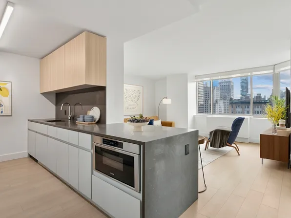 10 East 29th Street image 1 of 32