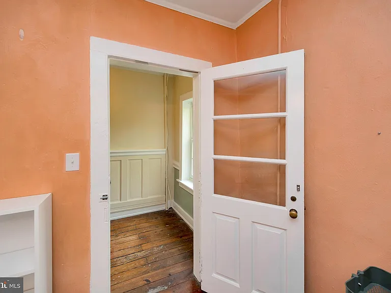305 Prince Edward St — Photo 32