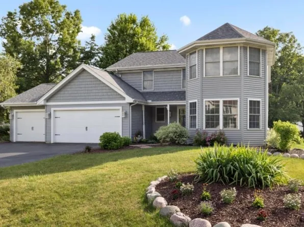 8572 Delta Dr, Machesney Park, IL 61115