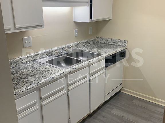 4th image of 532 Coliseum Blvd #17718169
