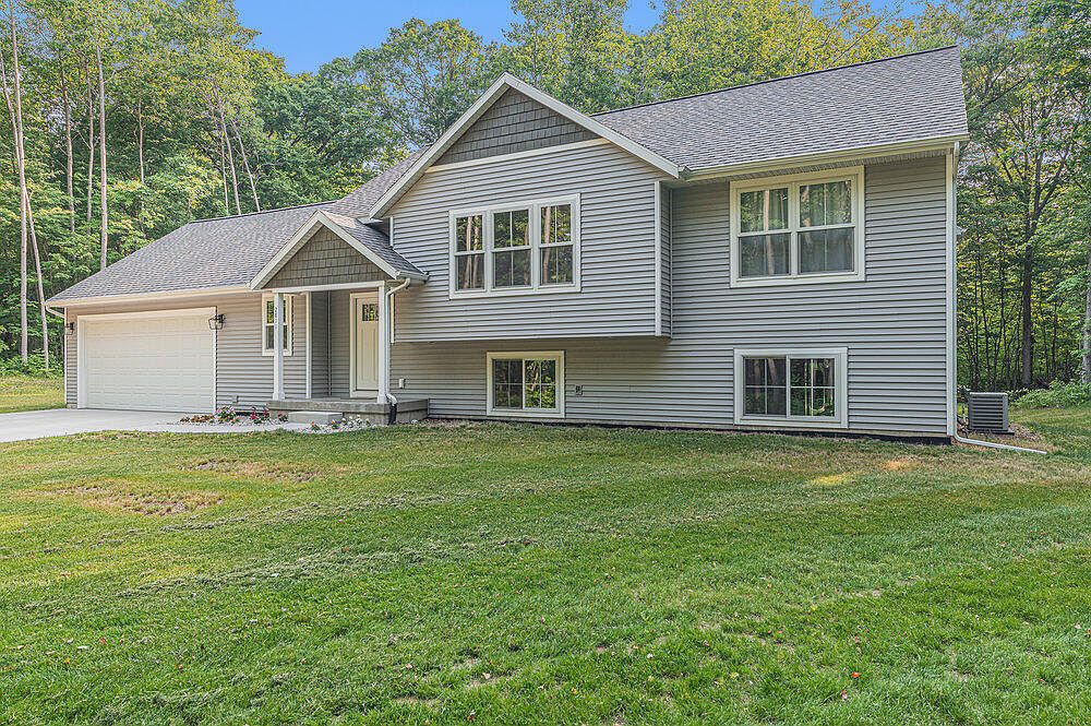 2811 Lincoln Rd, Allegan, MI 49010 Zillow
