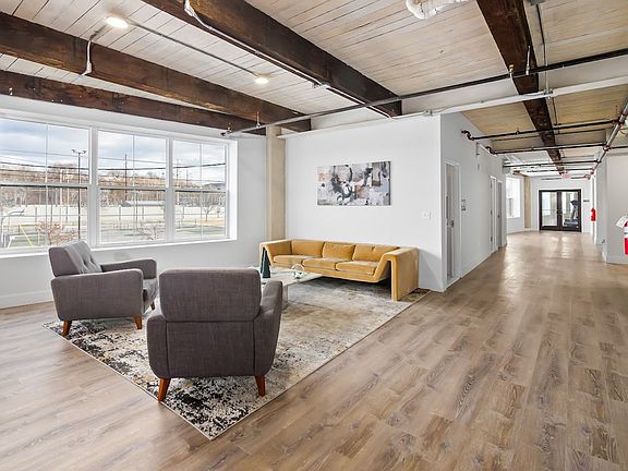 5th image of 207 N Front St #204