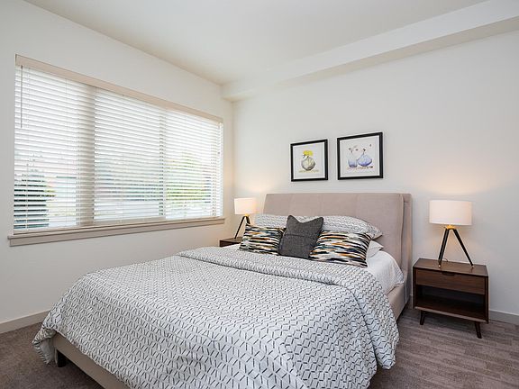 Windsor at Amberglen Apartments | Bedroom