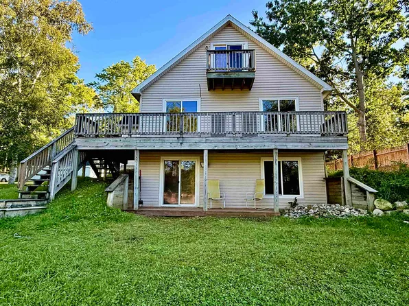 1621 Loebrich Dr, Gladwin, MI 48624