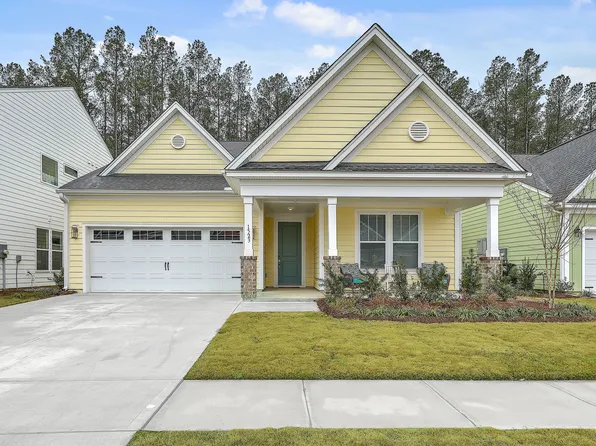 1523 Homecoming Blvd, Ravenel, SC 29470