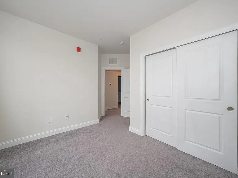 220 Charles Ellis Dr — Photo 37