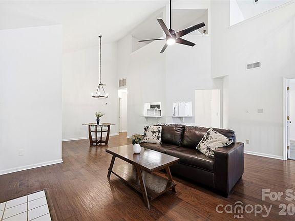 5th image of 6150 Gray Gate Ln APT I