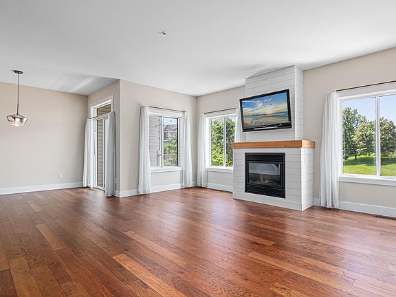 4th image of 3648 Abercrombie Ln