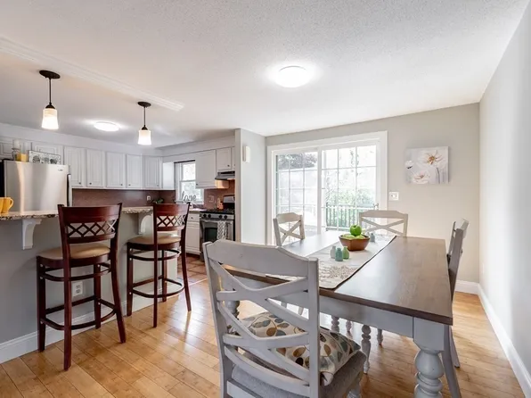 224 Wildwood Ave, Springfield, MA 01118